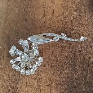 VINTAGE Rhinestone Flower Brooch